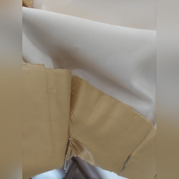 *GORG Dupioni Silk Drapes* Custom-made pale yellow triple lined curtains - Picture 9 of 10